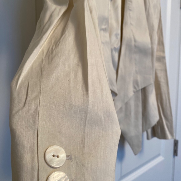 Cream Linen blazer - Picture 4 of 5